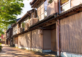 主計町茶屋街〔重要伝統的建造物群保存地区〕