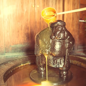 油をかけて福をいただく。油掛大黒天神社